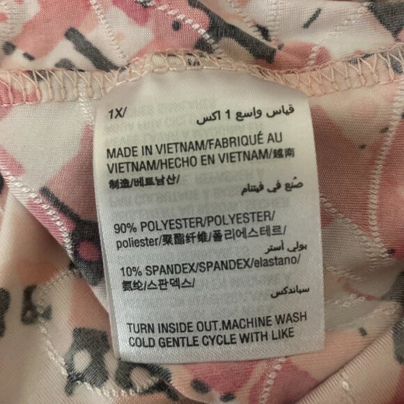 (1202) JM Collection 1X Scoop Neck 3/4 Sleeve Flowy Top — Pink, White, Metallic - Picture 5 of 5